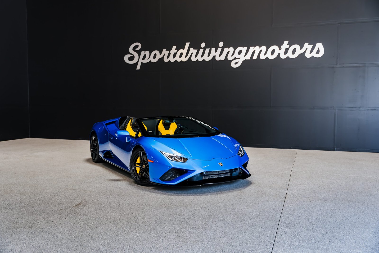 Lamborghini Huracán EVO Spyder available to rent in Seattle